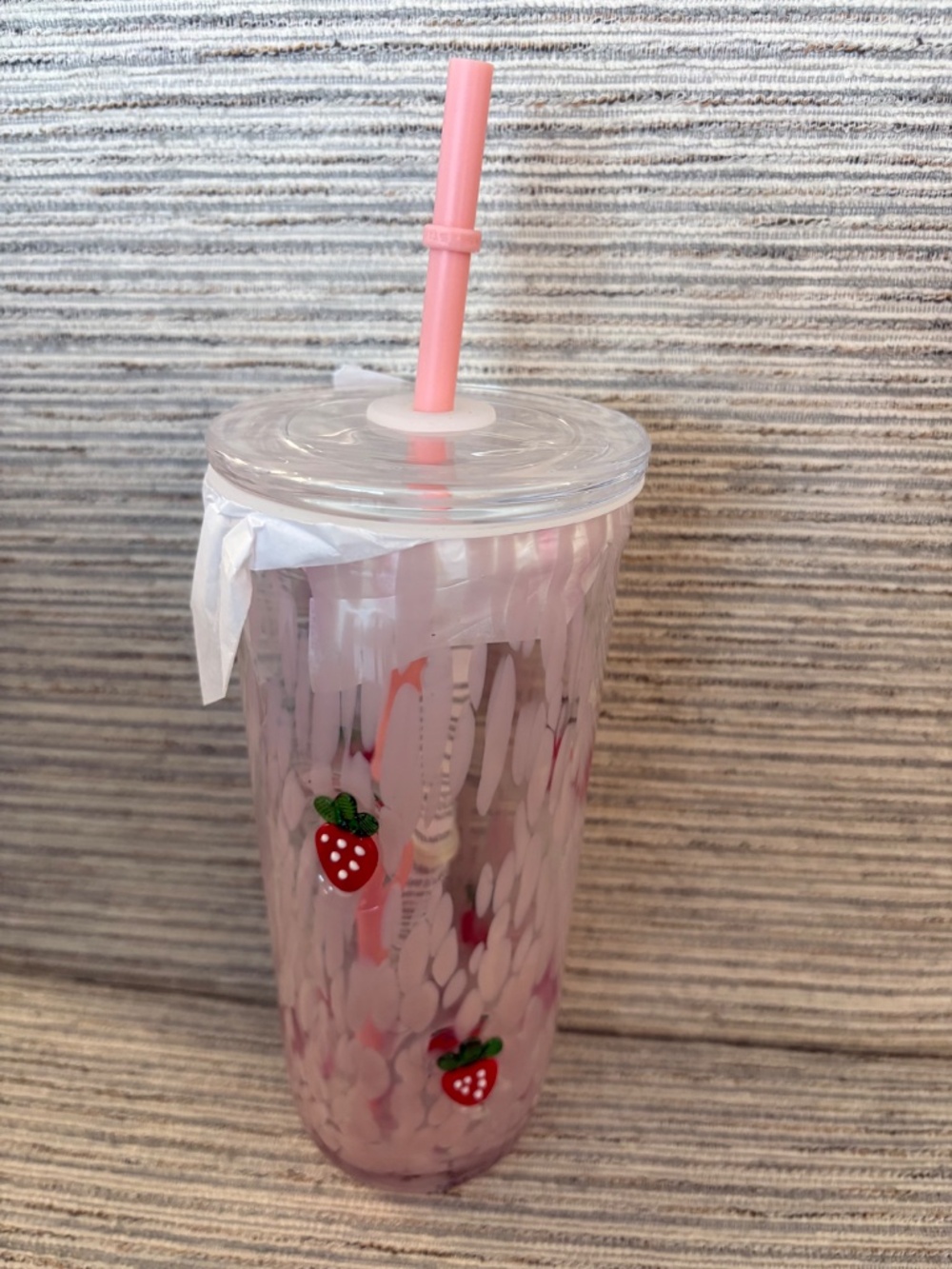 STARBUCKS PINK DRINK COLLECTION GLASS STRAWBERRY COLD CUP - Picture 2 of 3